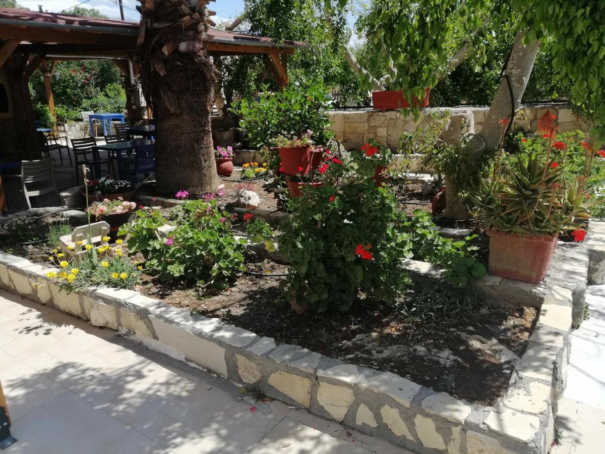 Villa Costas - Popi Sivas Ngoại thất bức ảnh